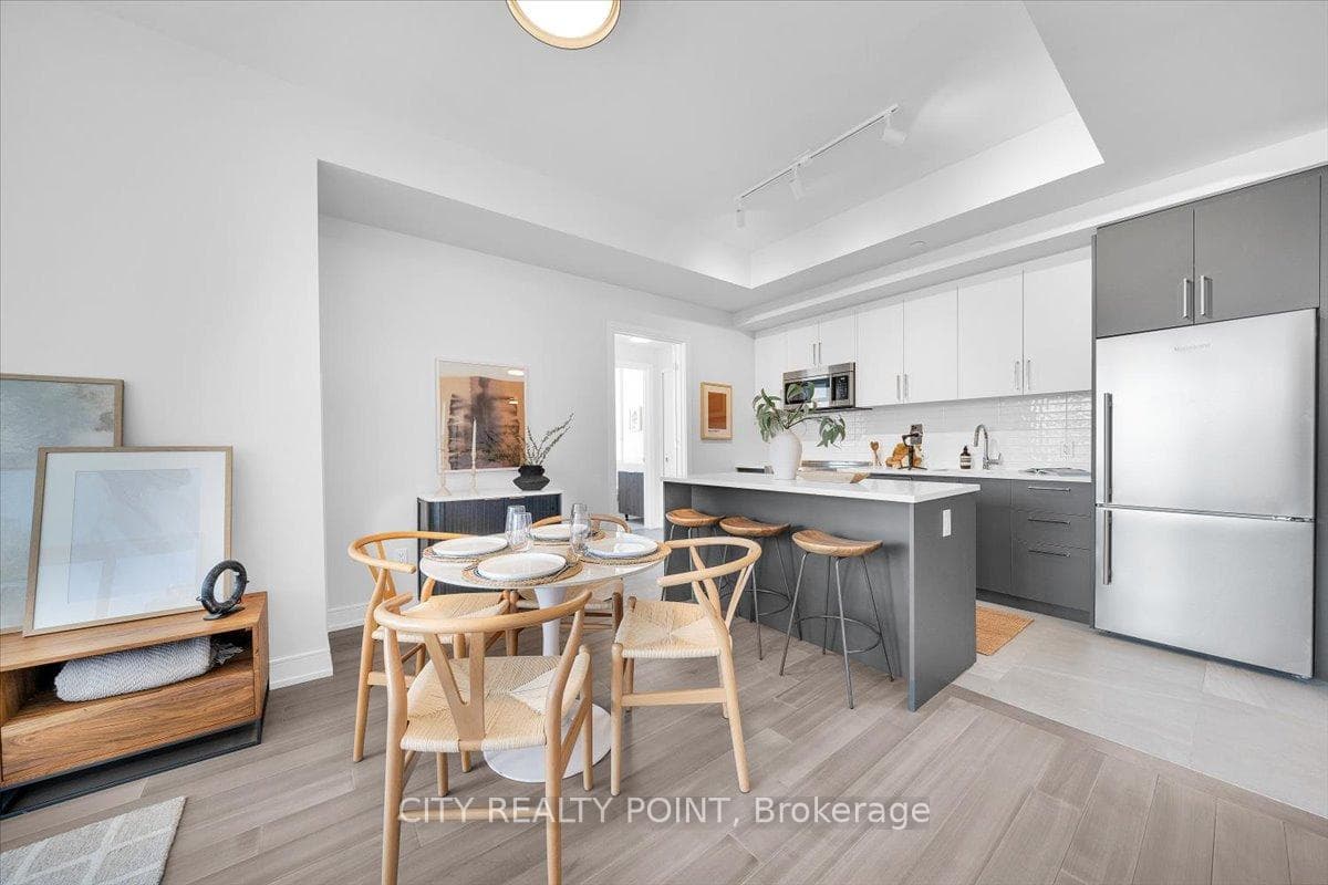 664 Spadina Avenue Unit 209, Toronto C01