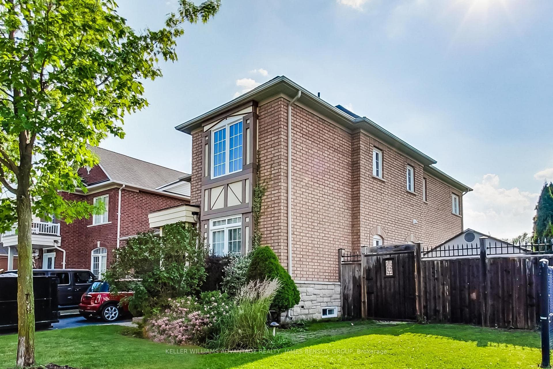 118 Gallview Lane, Brampton, ON L6P 1S2 - Photo 1