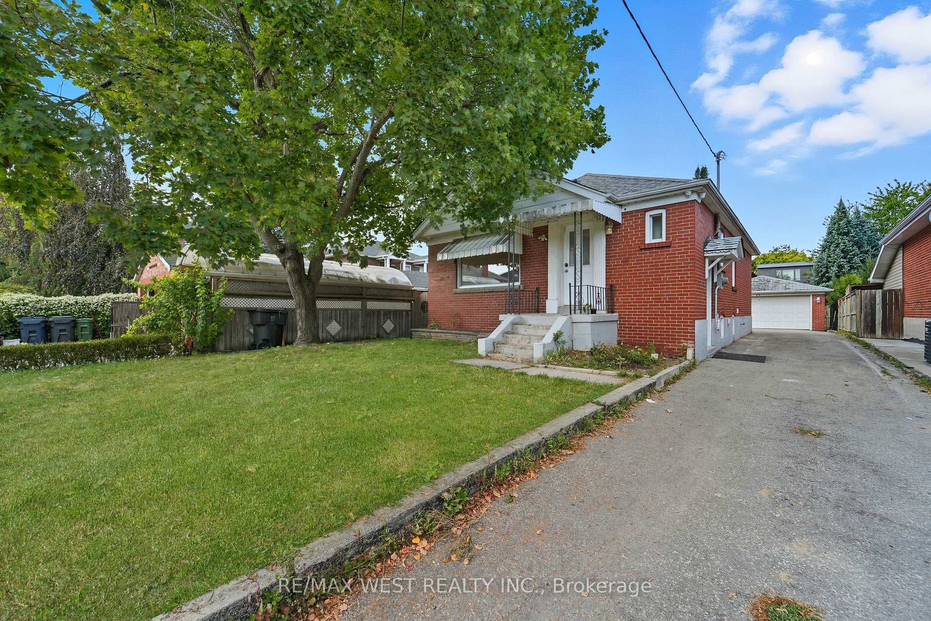 38 Feltham Avenue, Keelesdale / Eglinton West, ON M6N 2C3 - Photo 1