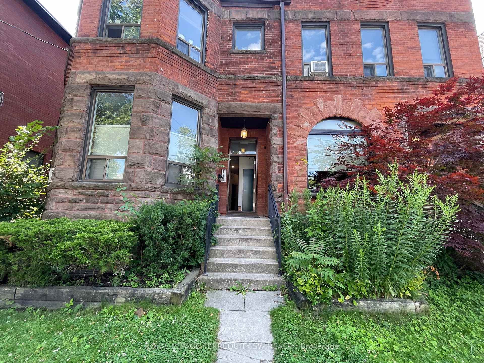 Main Entrance - Live in a Victorian Mansion!