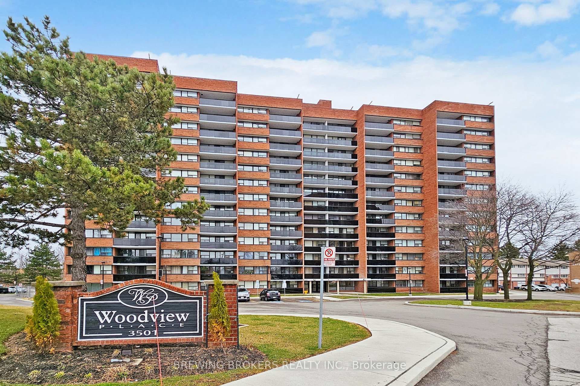 3501 Glen Erin Drive Unit 812, Mississauga, ON L5L 2E9 - Photo 1