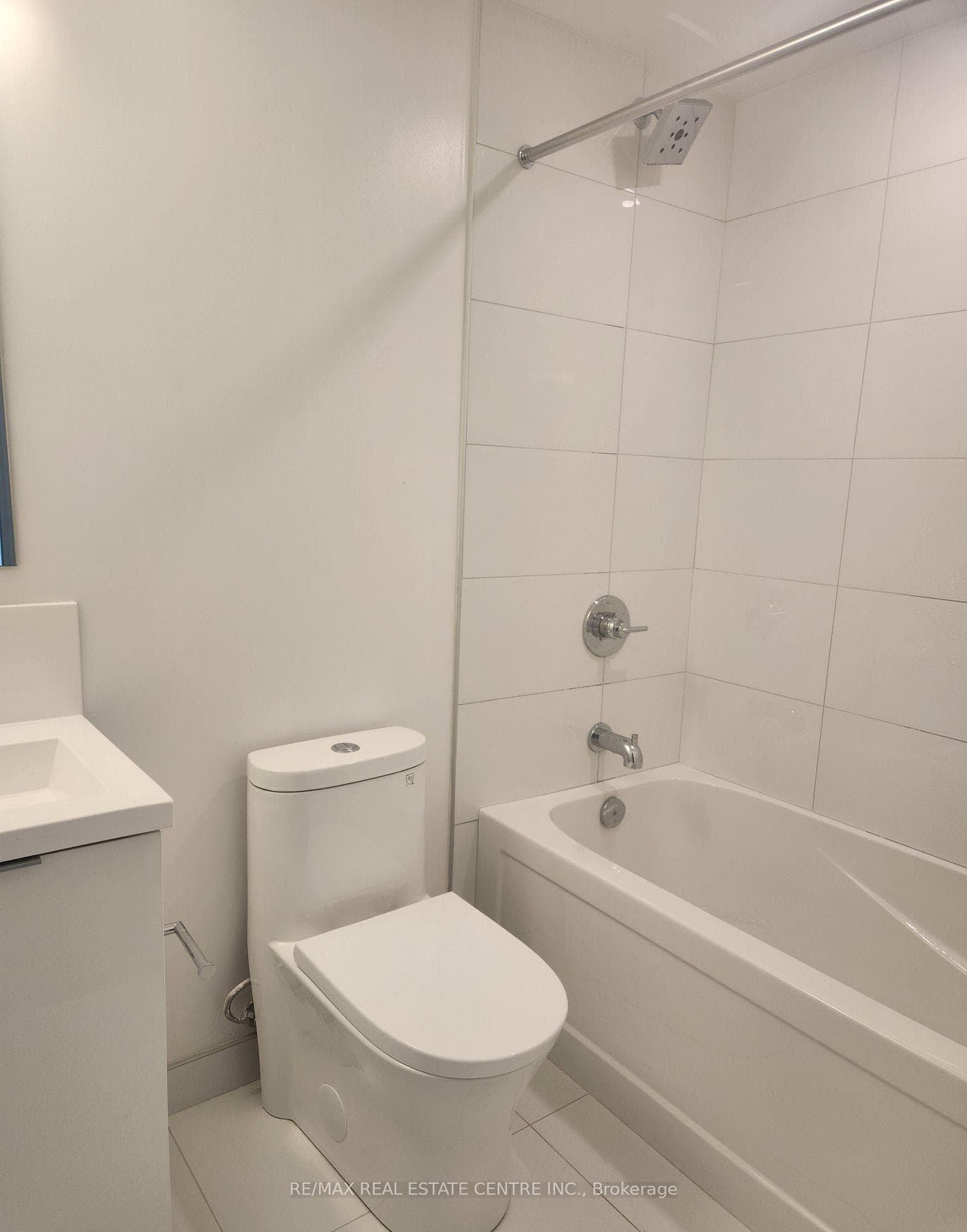 121 St Patrick Street, Downtown Toronto / Waterfront, ON M5T 0B8 - Photo 1