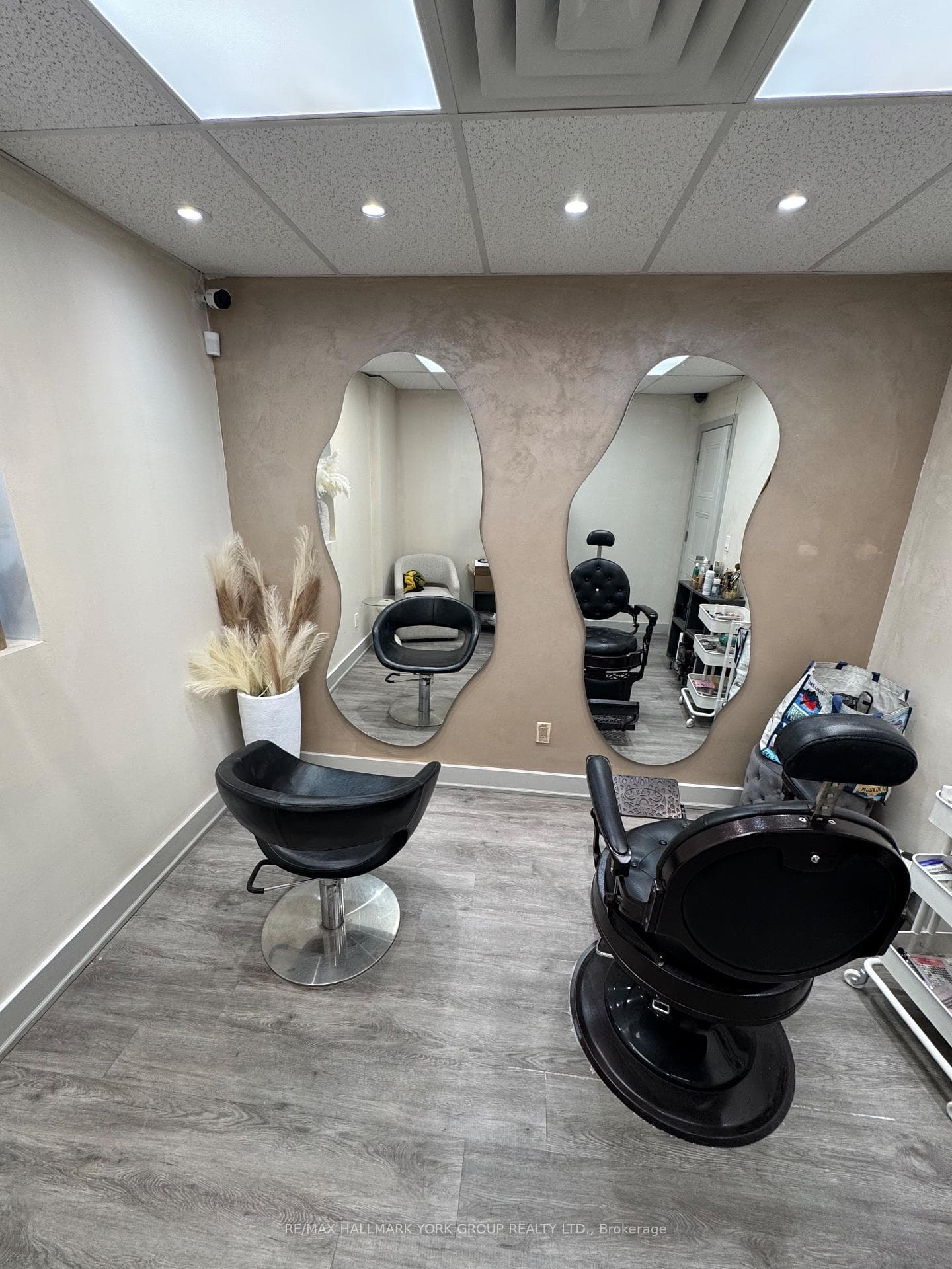 6166 Yonge Street, Thornhill / Willowdale, ON M2M 3X1 - Photo 1