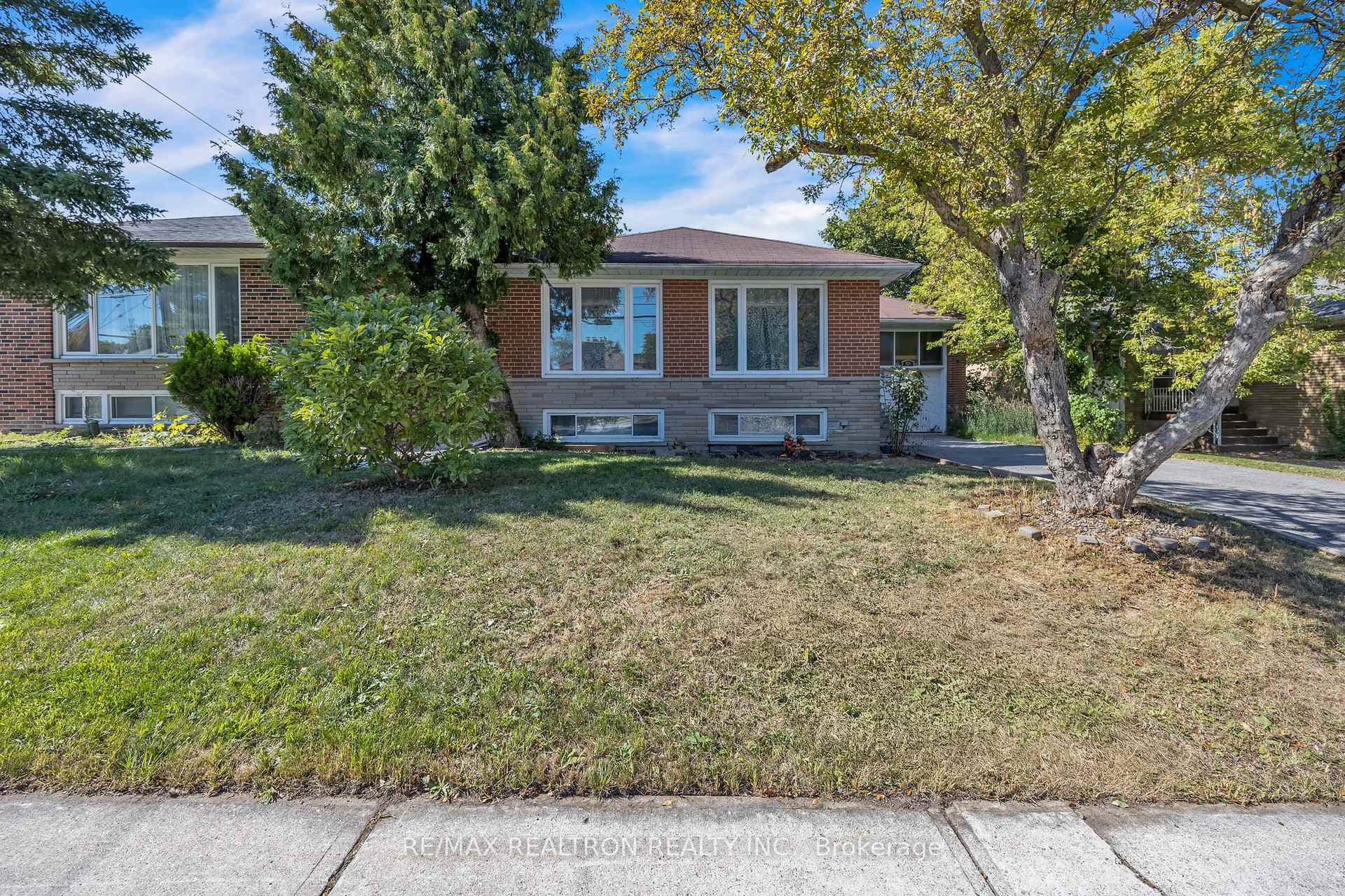 926 Willowdale Avenue, Willowdale / Newtonbrook, ON M2M 3C1 - Photo 1
