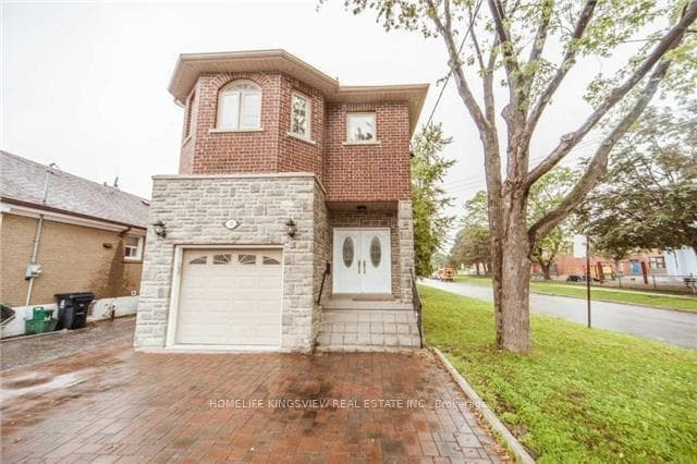 18 Corvette Avenue, Toronto E04
