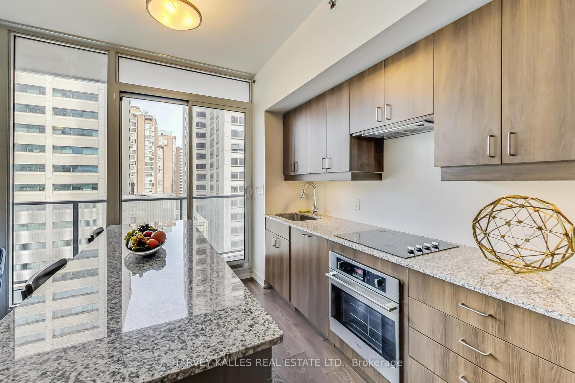 426 University Avenue Unit 1210, Toronto C01