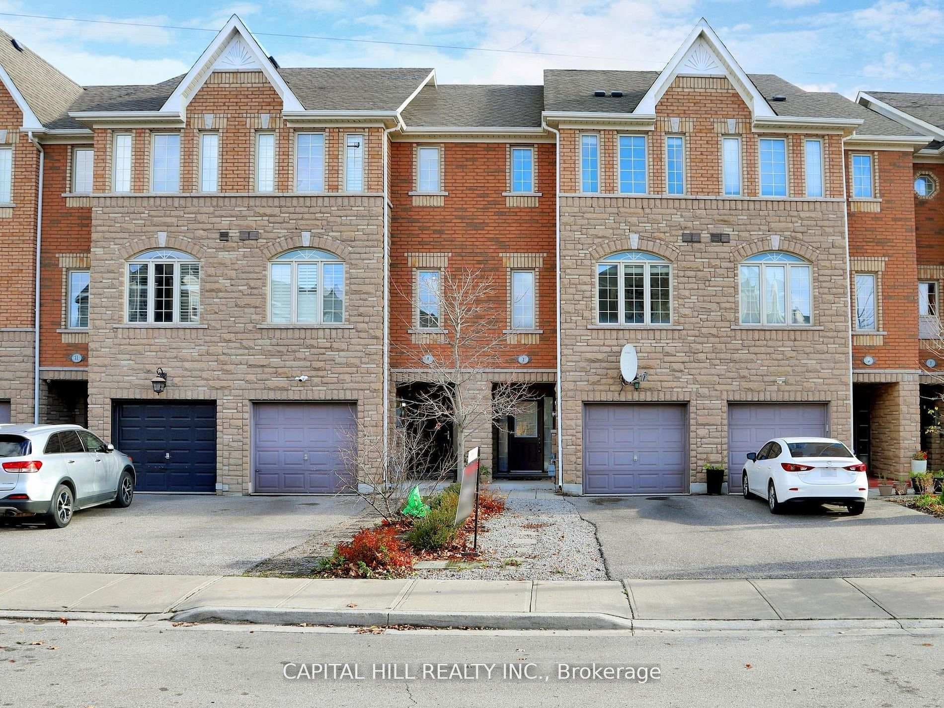 7 Pidgeon Street, Dorset Park / Kennedy Park, ON M1L 0C7 - Photo 1