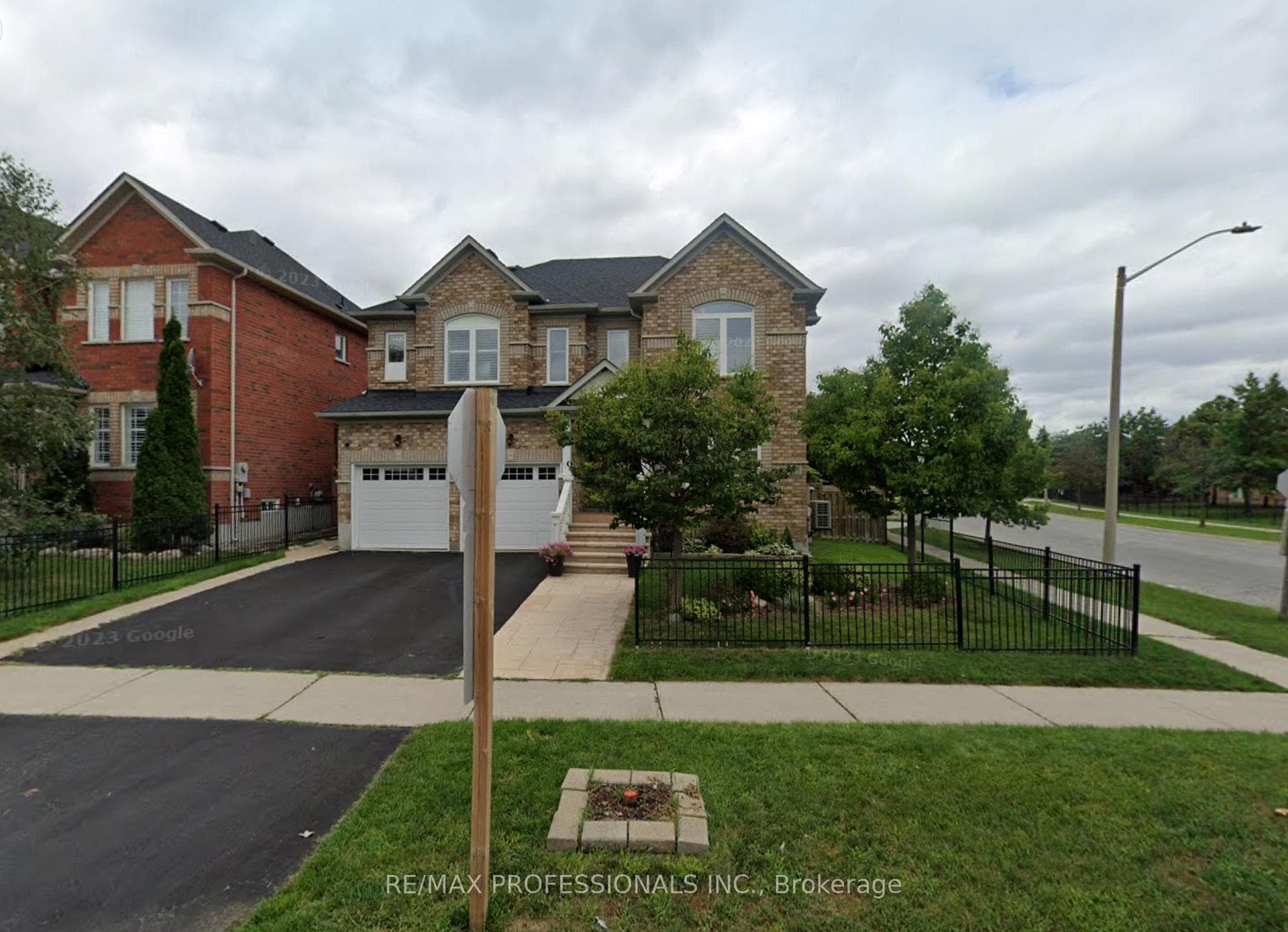 143 Nahani Way Unit Basement, Mississauga, ON L4Z 4J9 - Photo 1