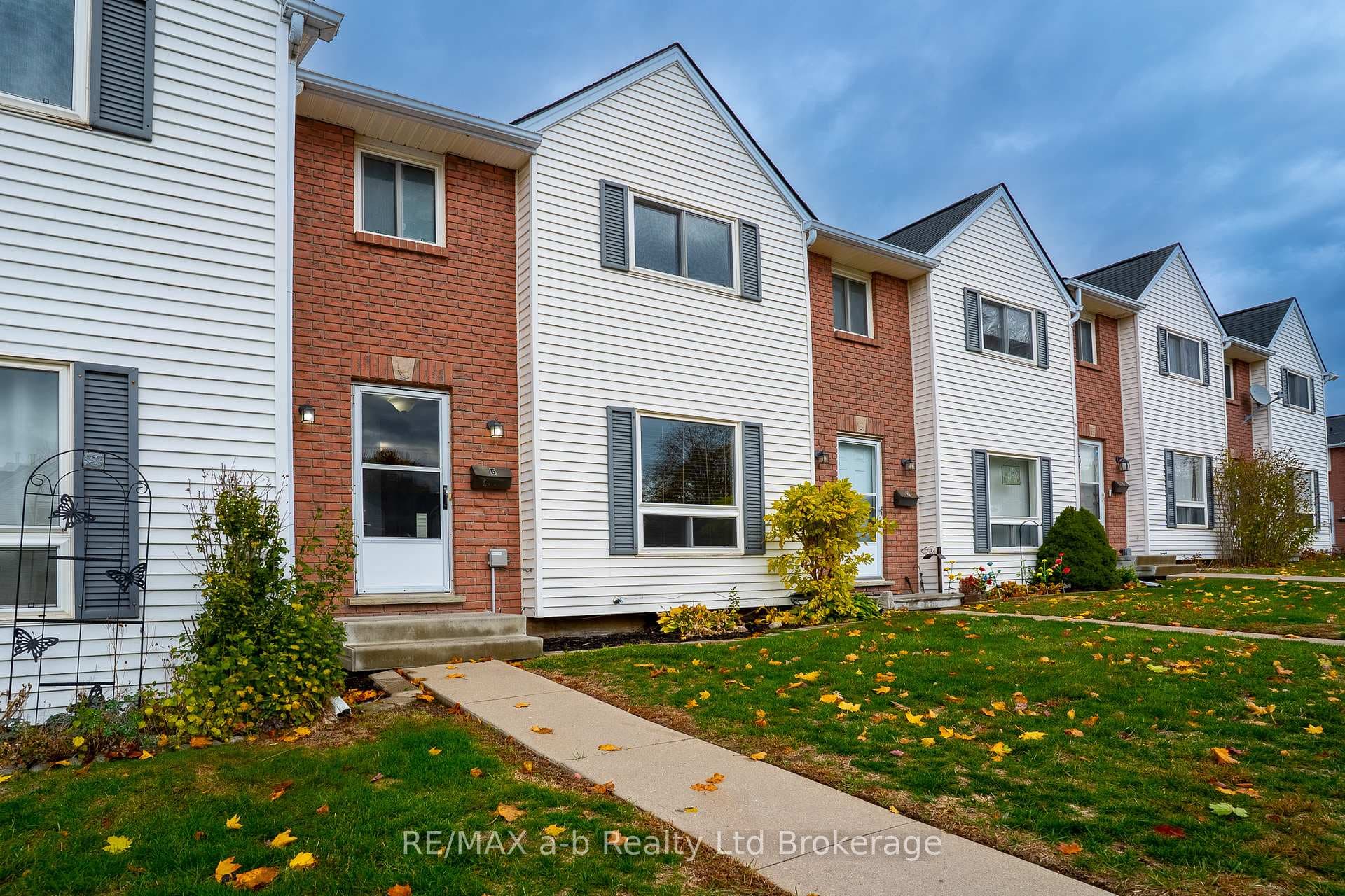 380 Quarter Town Line Unit 6, Tillsonburg, ON N4G 5L5 - Photo 1