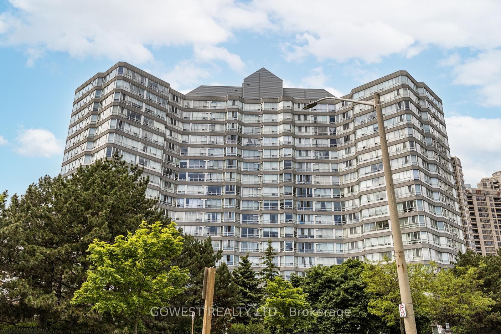 50 Kingsbridge Garden Circle Unit 210, Mississauga