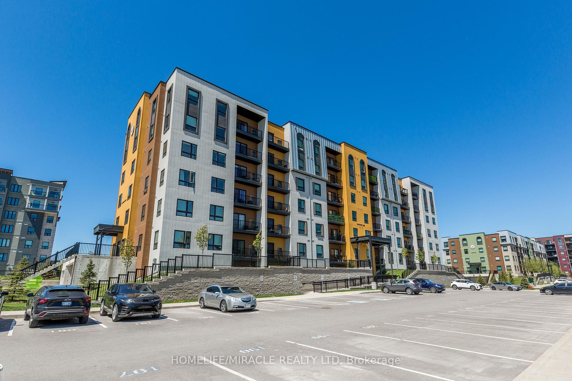 8 Culinary Lane Unit 207, Barrie