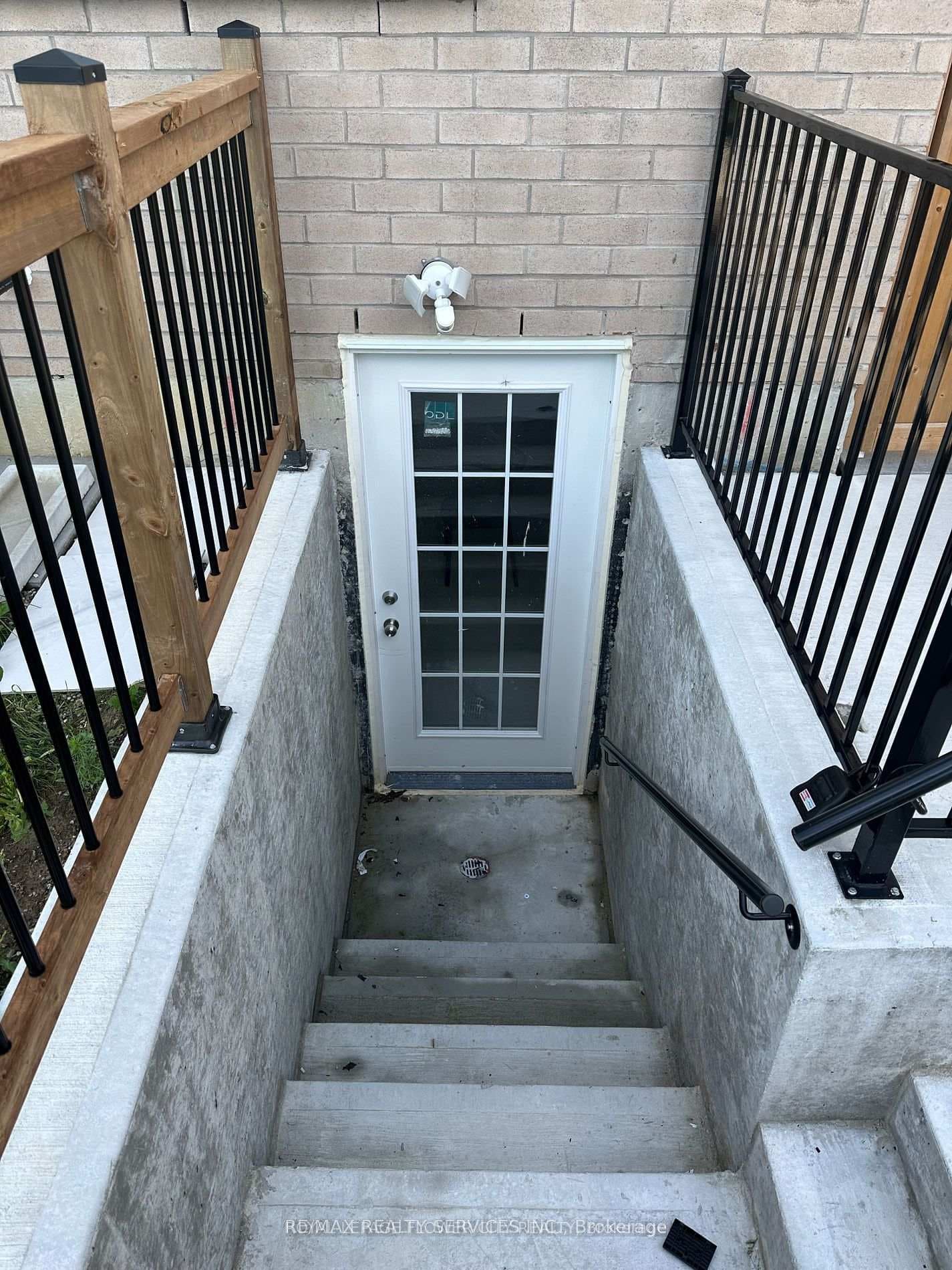 21 Divers Road Unit Bsmt, Brampton, ON L7A 5C8 - Photo 1