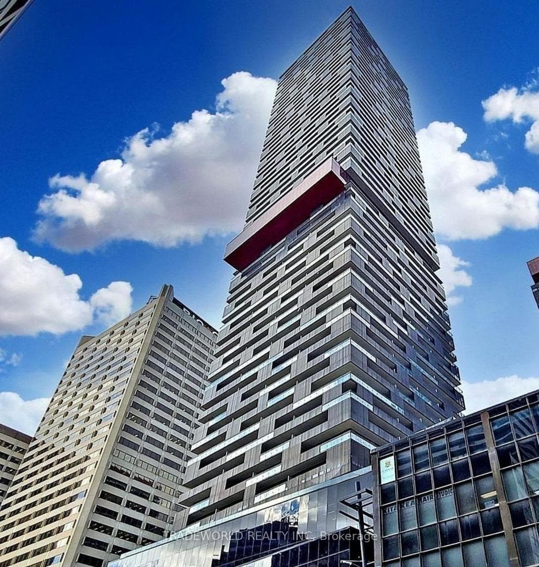 8 Eglinton Avenue Unit 805, Leaside / Davisville, ON M4P 0C1 - Photo 1
