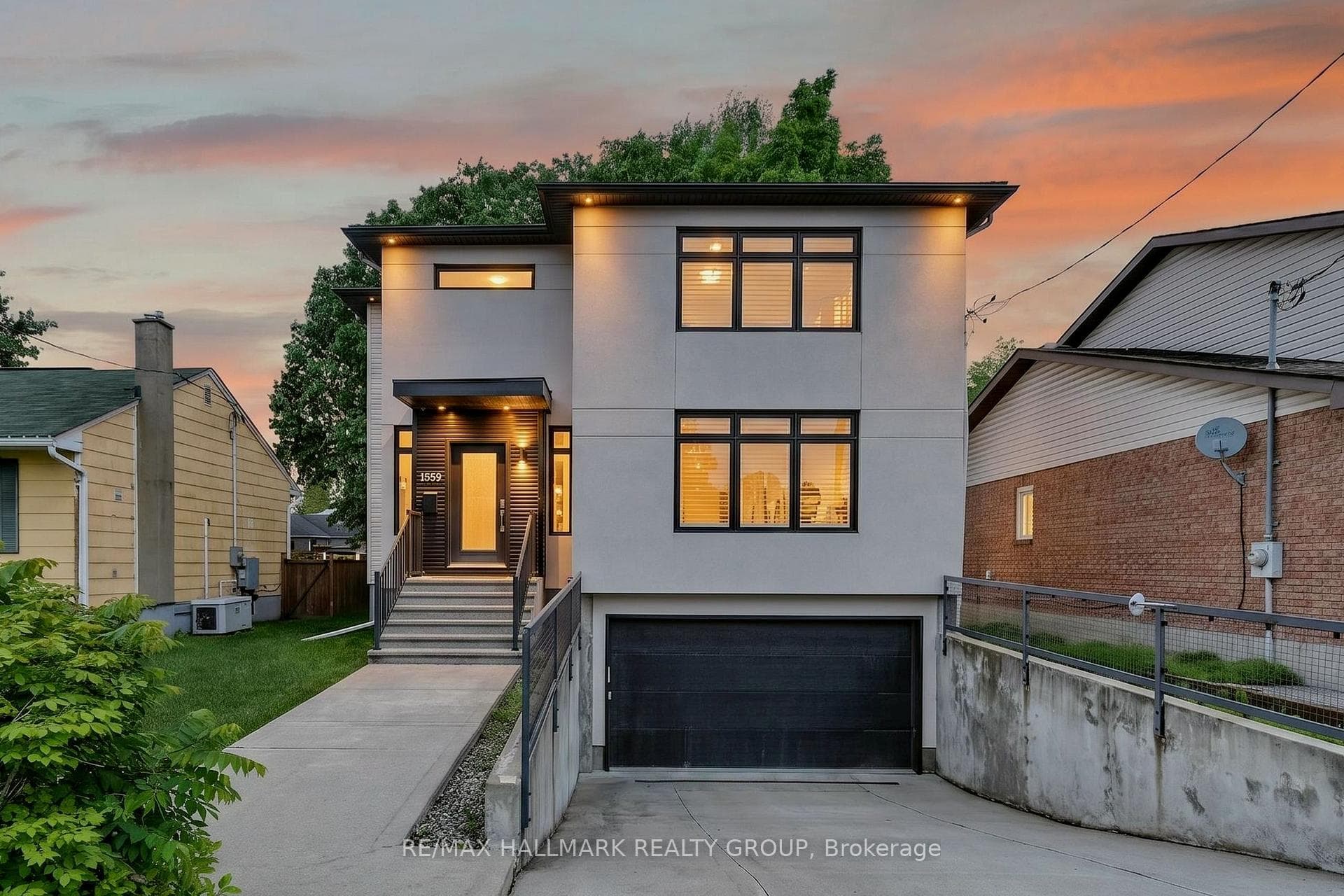 1559 Queensdale Avenue, Blossom Park - Airport and Area, ON K1T 1J3 - Photo 1