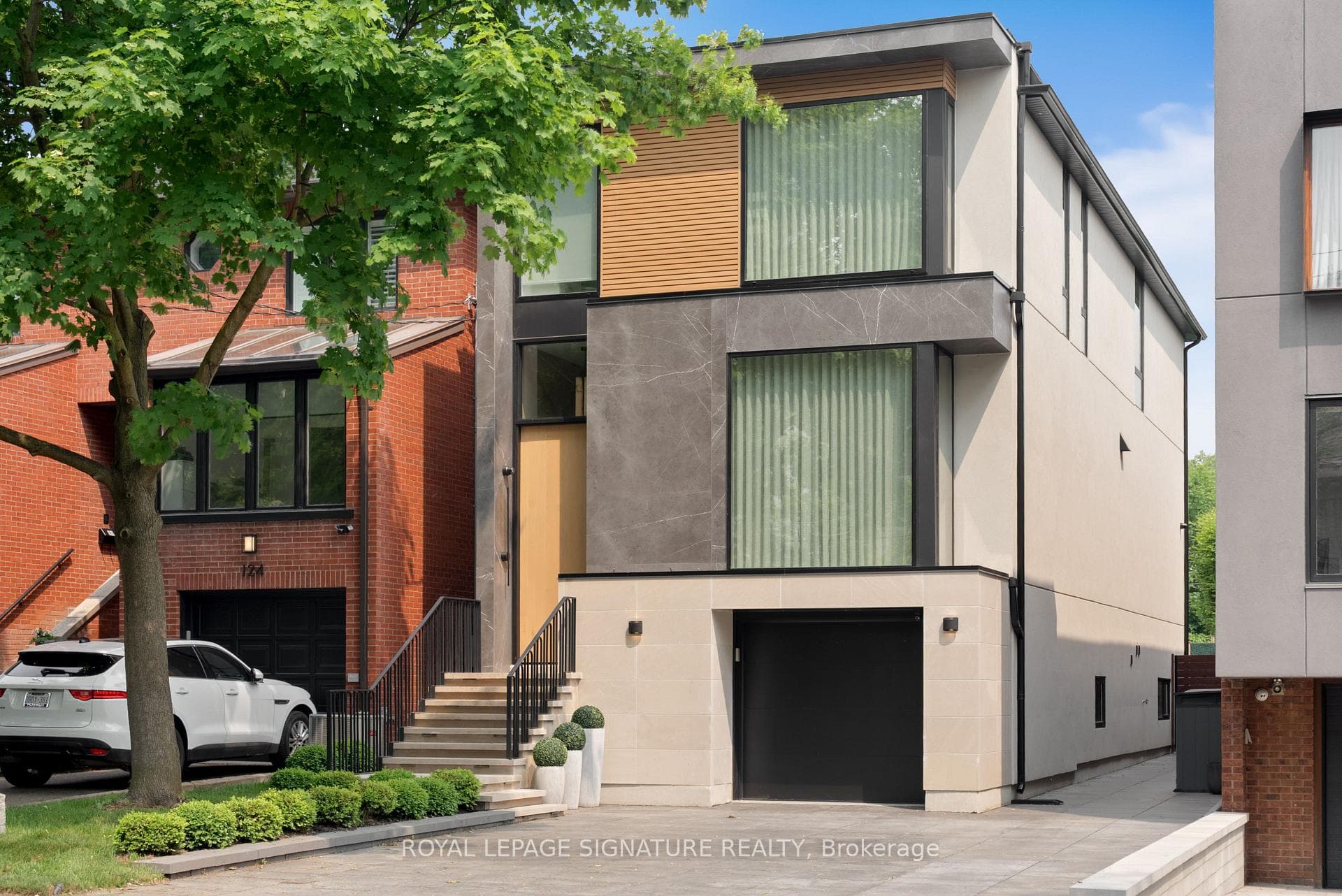 126 Sherwood Avenue, Leaside / Davisville, ON M4P 2A7 - Photo 1