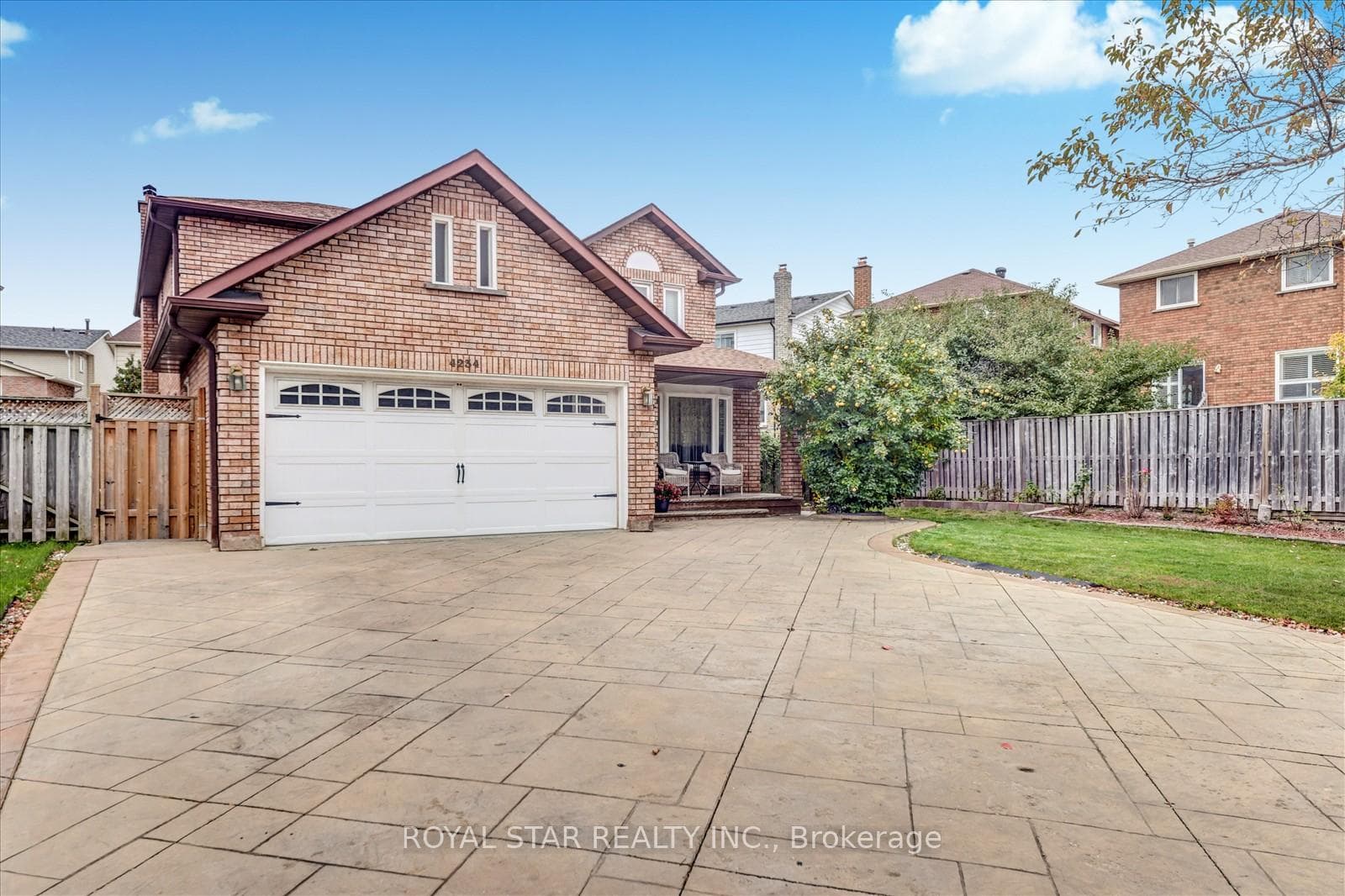 4234 Hazineh Court, Mississauga, ON L5B 3N5 - Photo 1