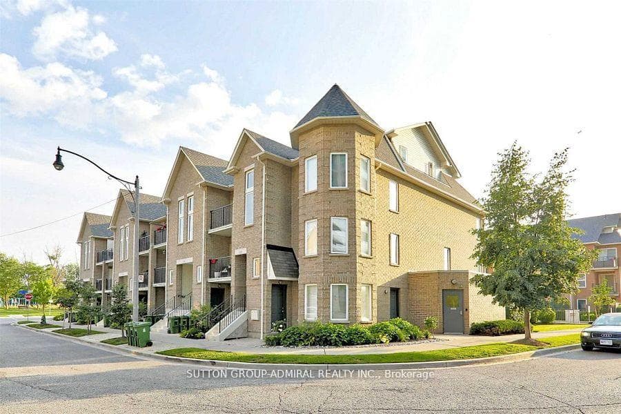 12 Brian Peck Crescent Unit 301, Flemingdon Park / Don Mills, ON M4G 4K4 - Photo 1