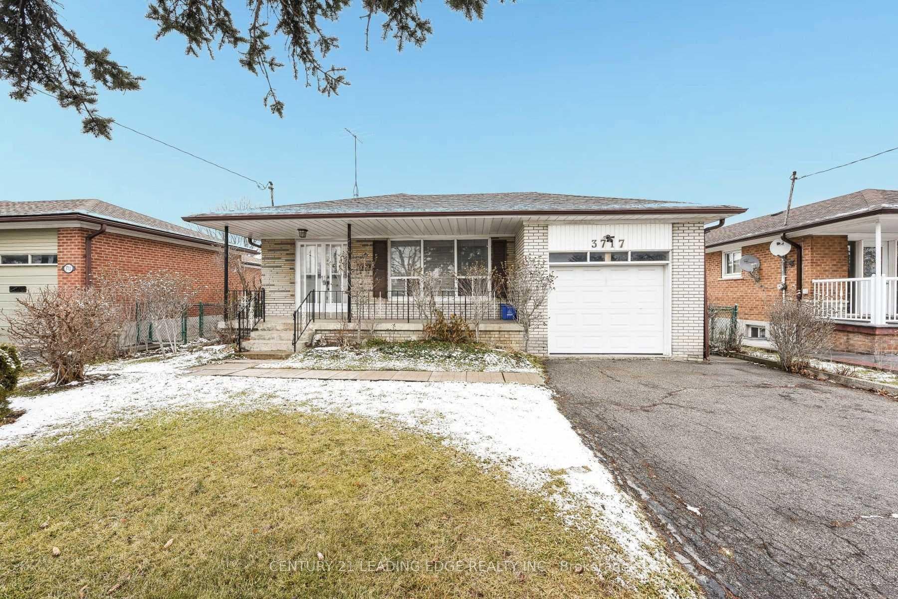3717 Morning Star Drive, Mississauga, ON L4T 1Y6 - Photo 1
