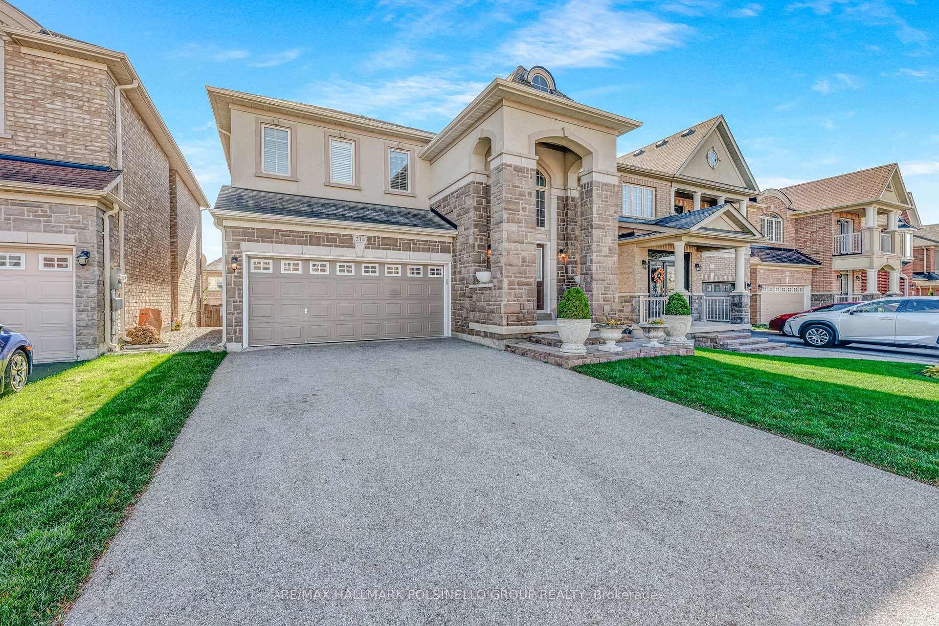 214 Aspenwood Drive, Newmarket, ON L3X 3L1 - Photo 1