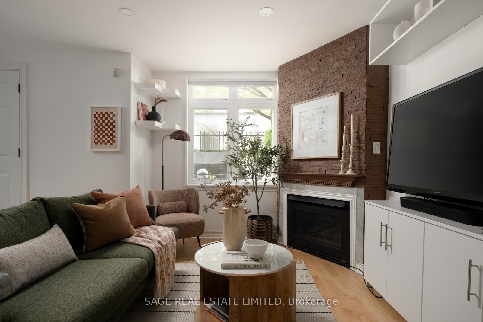 87 Lillian Street Unit 6, Leaside / Davisville, ON M4S 2H7 - Photo 1