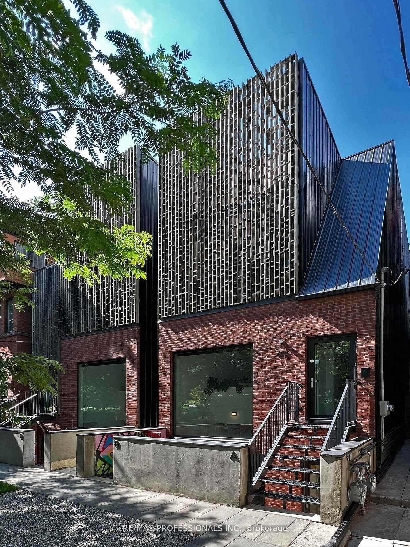 60 Melbourne Avenue Unit B, High Park / Junction / Roncesvalles, ON M6K 1K7 - Photo 1