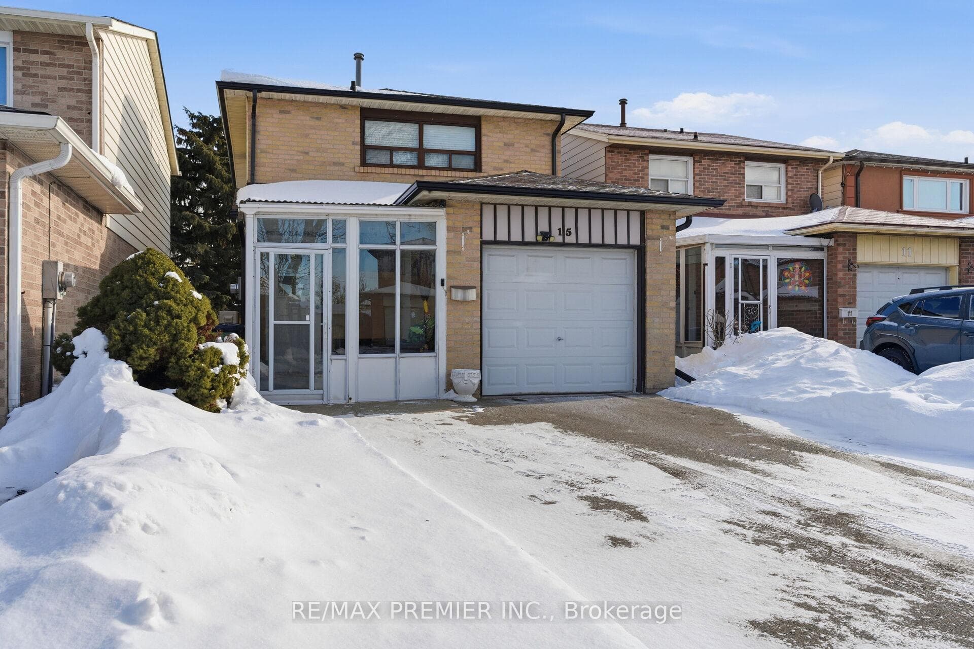 15 Beulah Street, Etobicoke (West Mall / Rexdale), ON M9V 4S9 - Photo 1