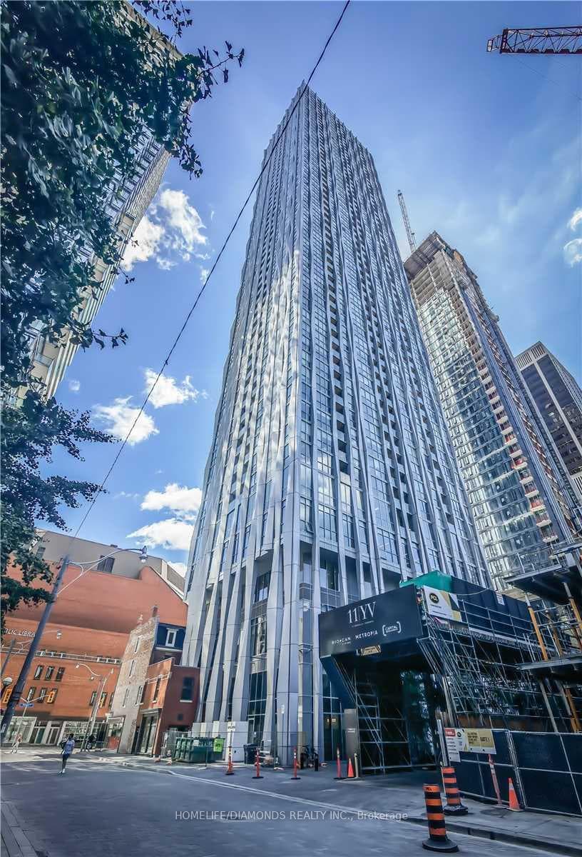 1 Yorkville Avenue Unit 3302, Toronto C02
