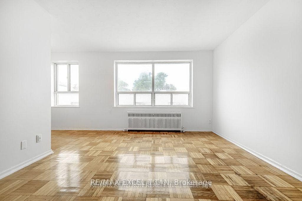 156 Kingston Road Unit 306, The Beaches / Upper Beaches, ON M4L 1S7 - Photo 1