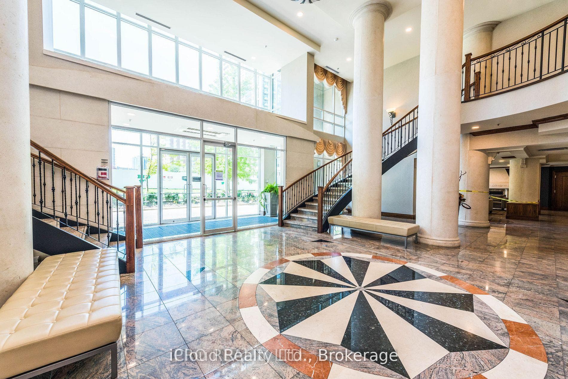 156 Enfield Place Unit 302, Mississauga, ON L5B 4L8 - Photo 1