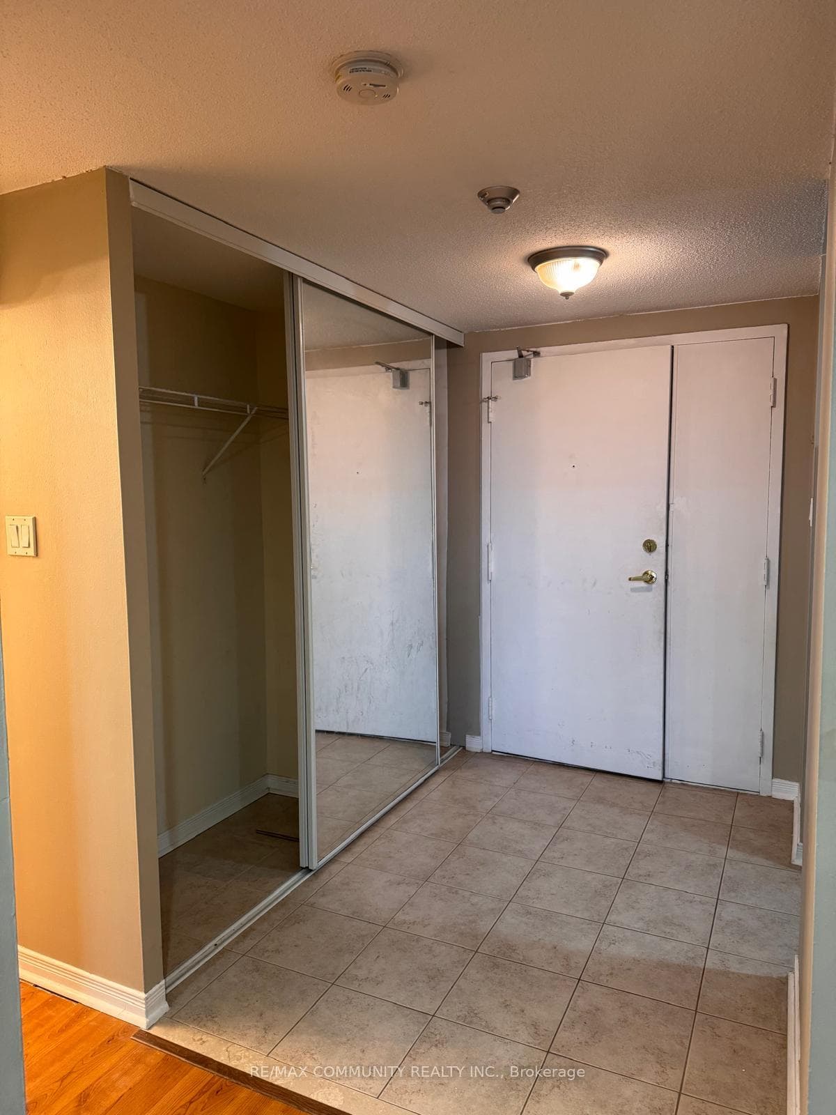 6720 Glen Erin Drive Unit 505, Mississauga, ON L5N 3K8 - Photo 1