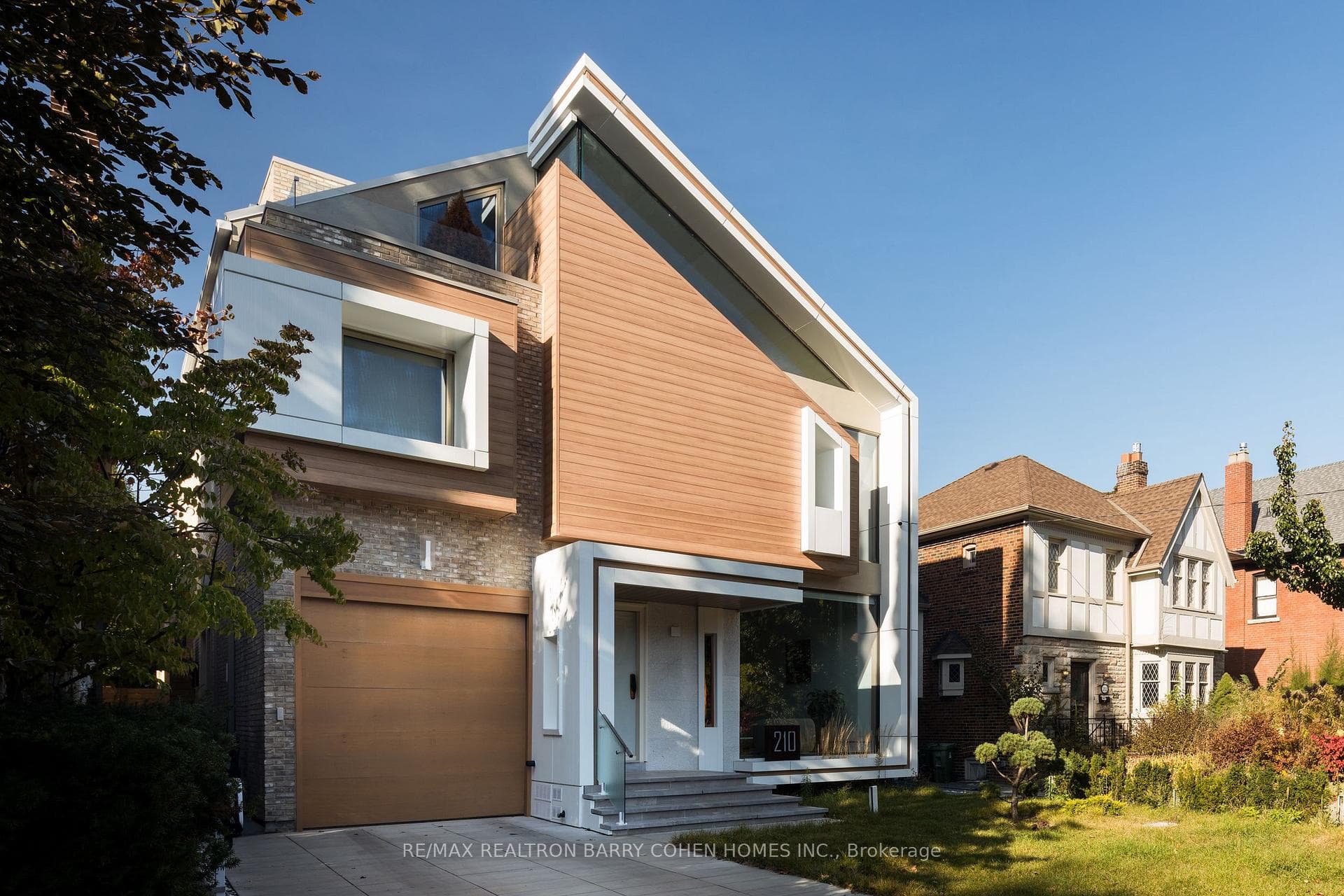 210 Glenayr Road, Forest Hill / Deer Park, ON M5P 3C3 - Photo 1