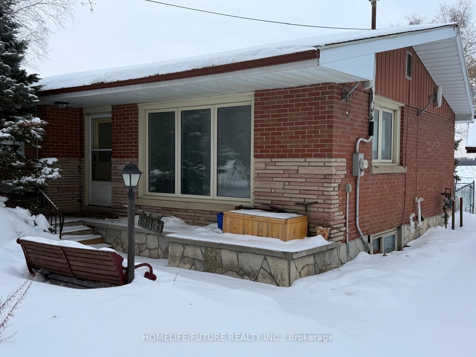 19801 Leslie Street Unit Upper, East Gwillimbury, ON L0G 1R0 - Photo 1
