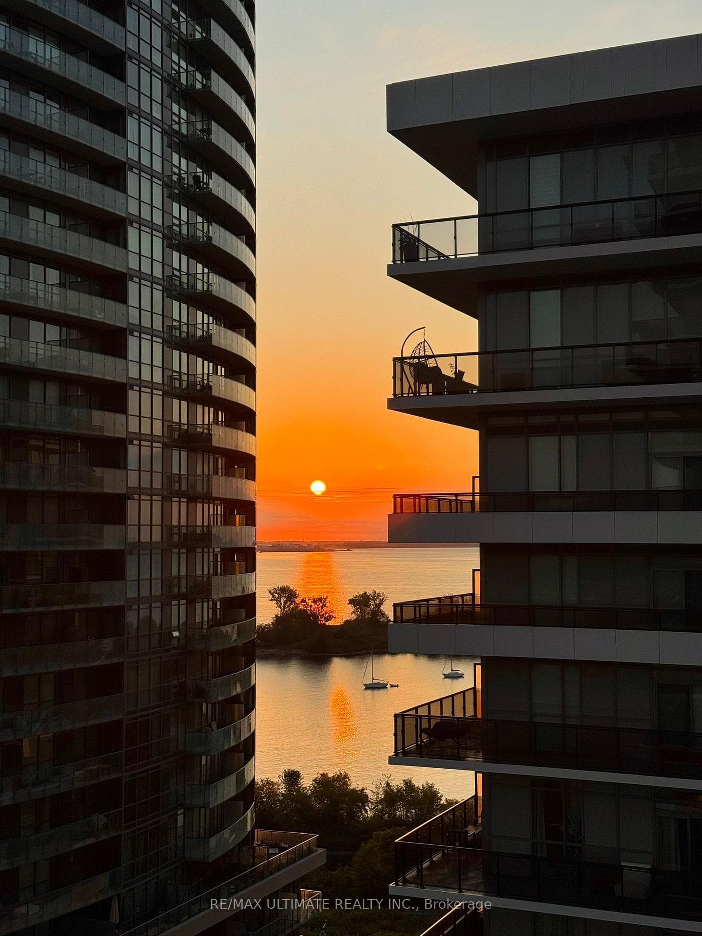70 Annie Craig Drive Unit 1405, Liberty Village / Parkdale / South Parkdale, ON M8V 0G2 - Photo 1