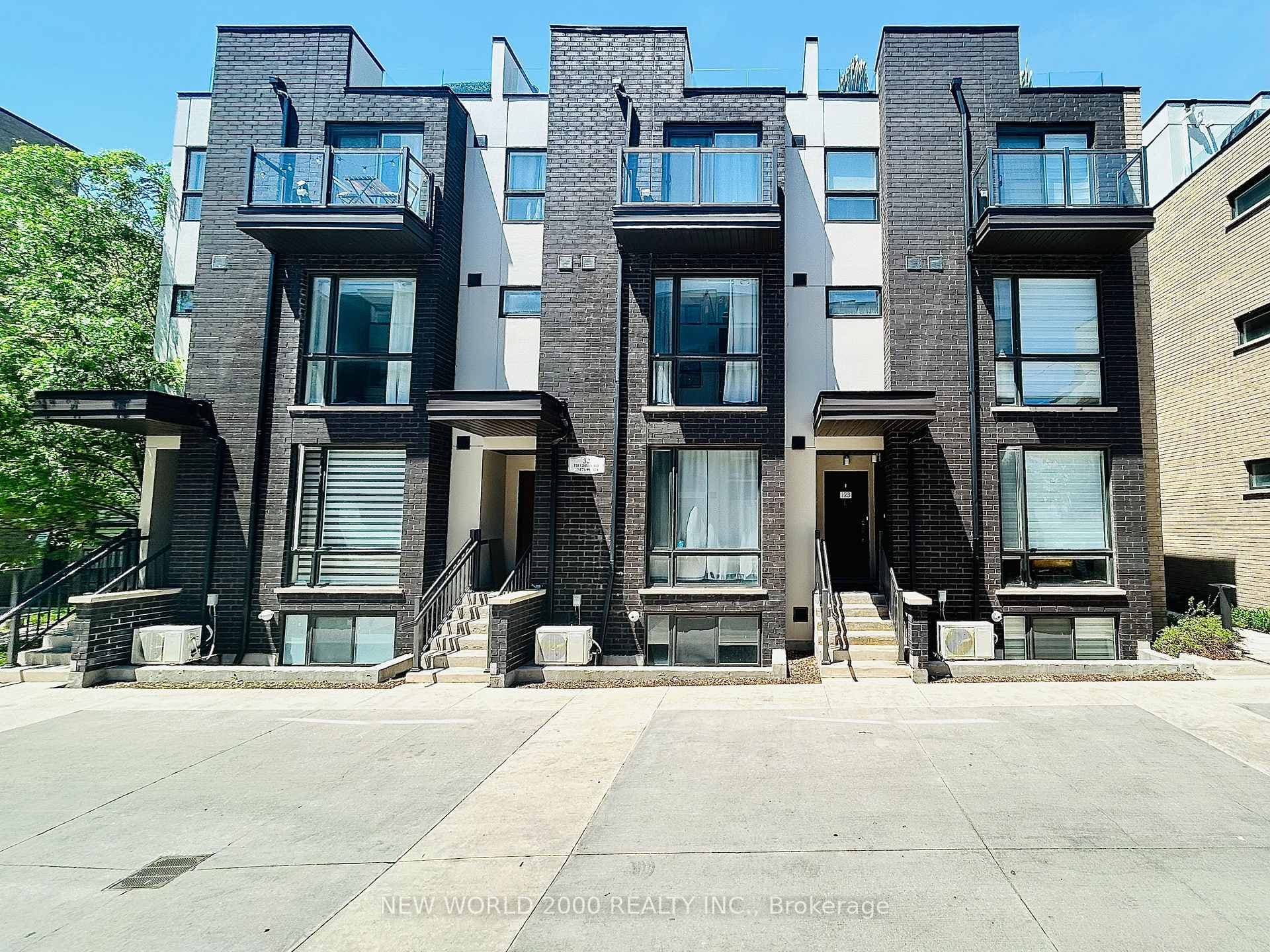 32 Fieldway Road Unit 123, Etobicoke (Islington / Rexdale), ON M8Z 0E3 - Photo 1