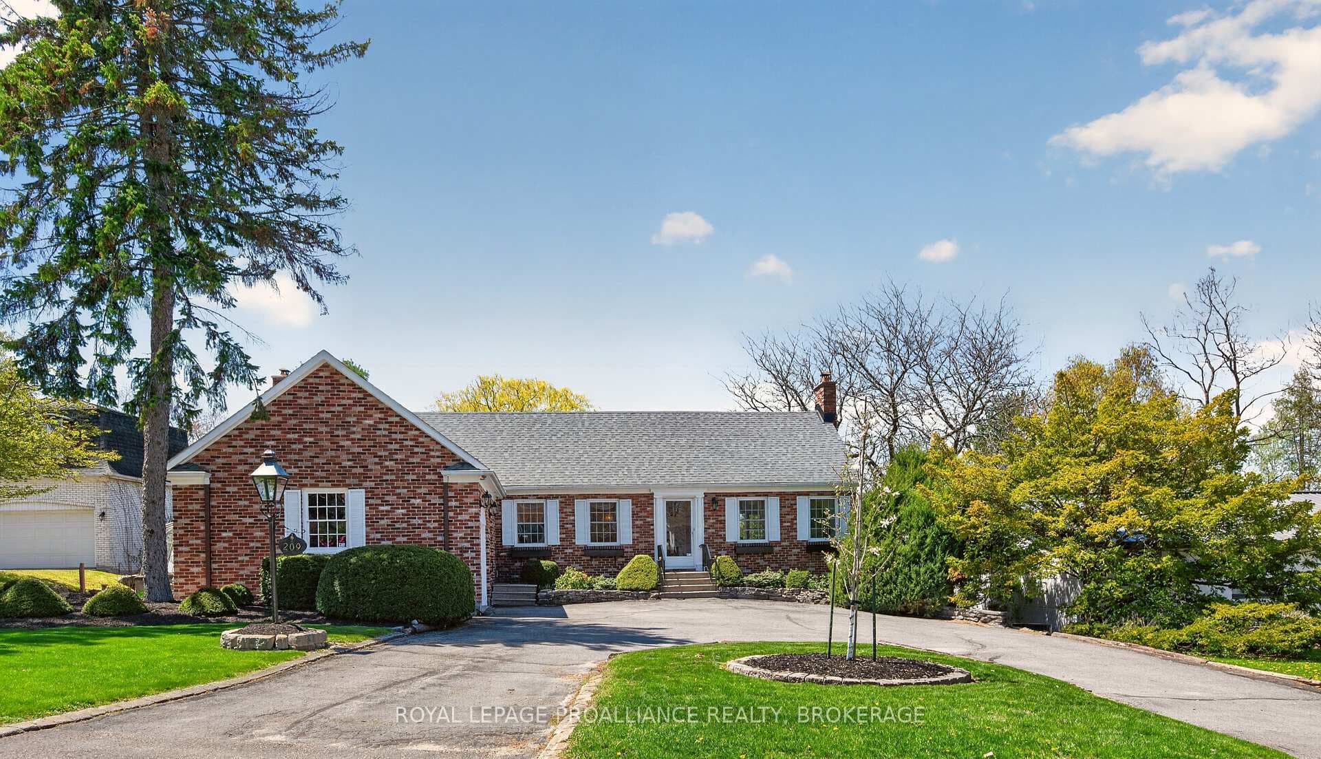 209 Fairway Hill Crescent, Kingston, ON K7M 2B5 - Photo 1
