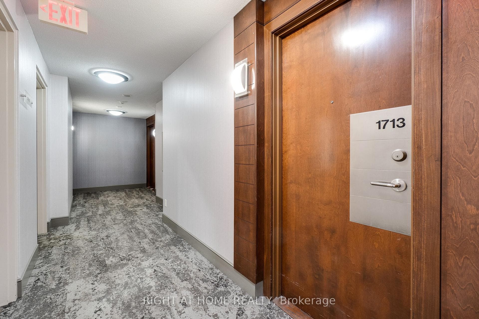 310 Burnhamthorpe Road Unit 1713, Mississauga, ON L5B 4P9 - Photo 1