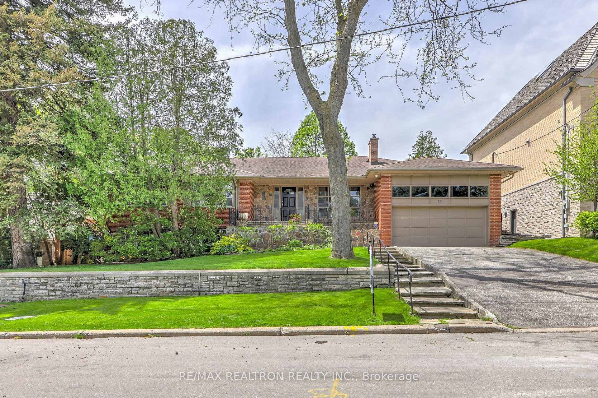 33 Sunnydene Crescent, Bridle Path / York Mills / Hoggs Hollow, ON M4N 3J5 - Photo 1