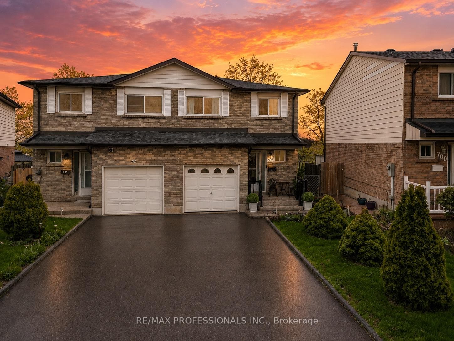 698 Galloway Crescent, Mississauga, ON L5C 3W1 - Photo 1