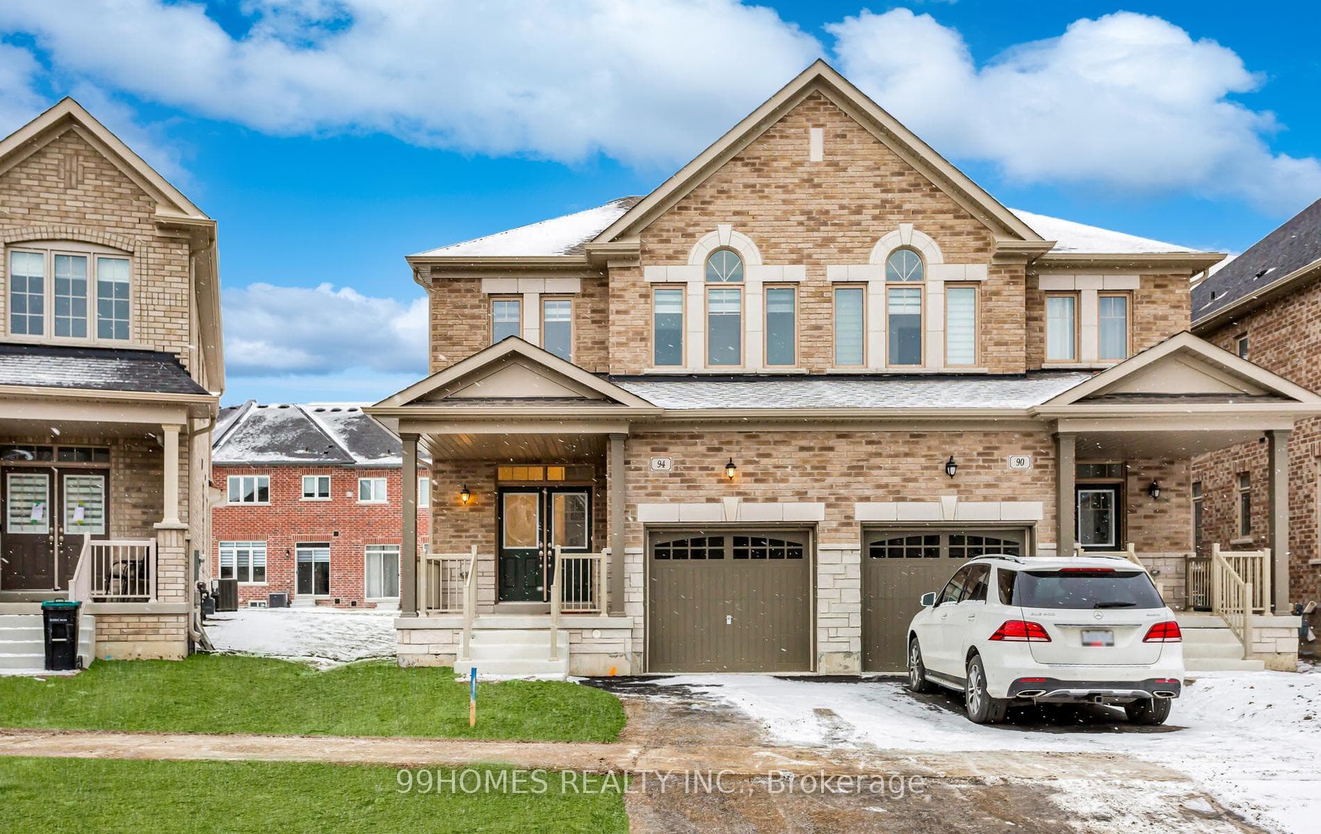 94 Ferragine Crescent, Bradford West Gwillimbury, ON L3Z 4K2 - Photo 1