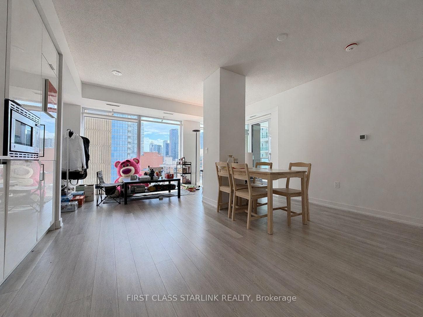 121 St Patrick Street Unit 822, Toronto C01
