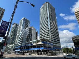 15 Ellerslie Avenue Unit 701, Thornhill / Willowdale, ON M2N 0L7 - Photo 1
