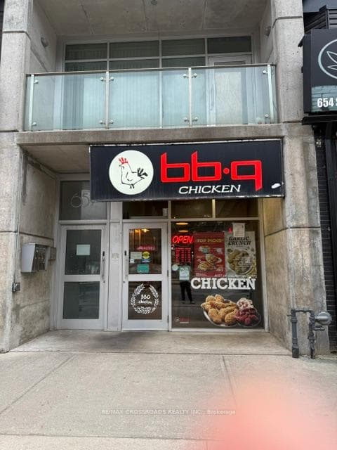 652 Spadina Avenue Unit 101, Downtown Toronto / Waterfront, ON M5S 2H7 - Photo 1