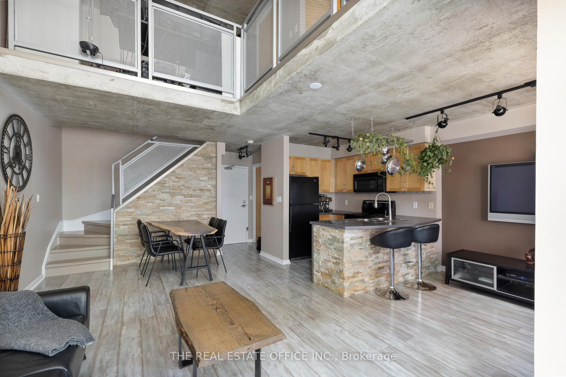 800 King Street Unit 408, Downtown Toronto / Waterfront, ON M5V 3M7 - Photo 1