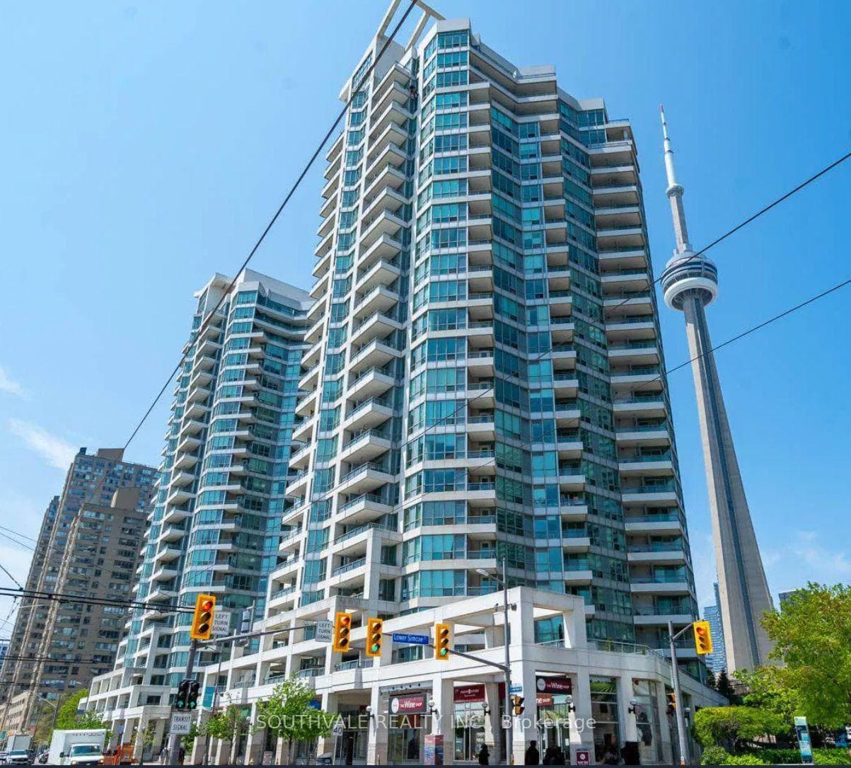228 Queens Quay Unit 612, Downtown Toronto / Waterfront, ON M5J 2X1 - Photo 1