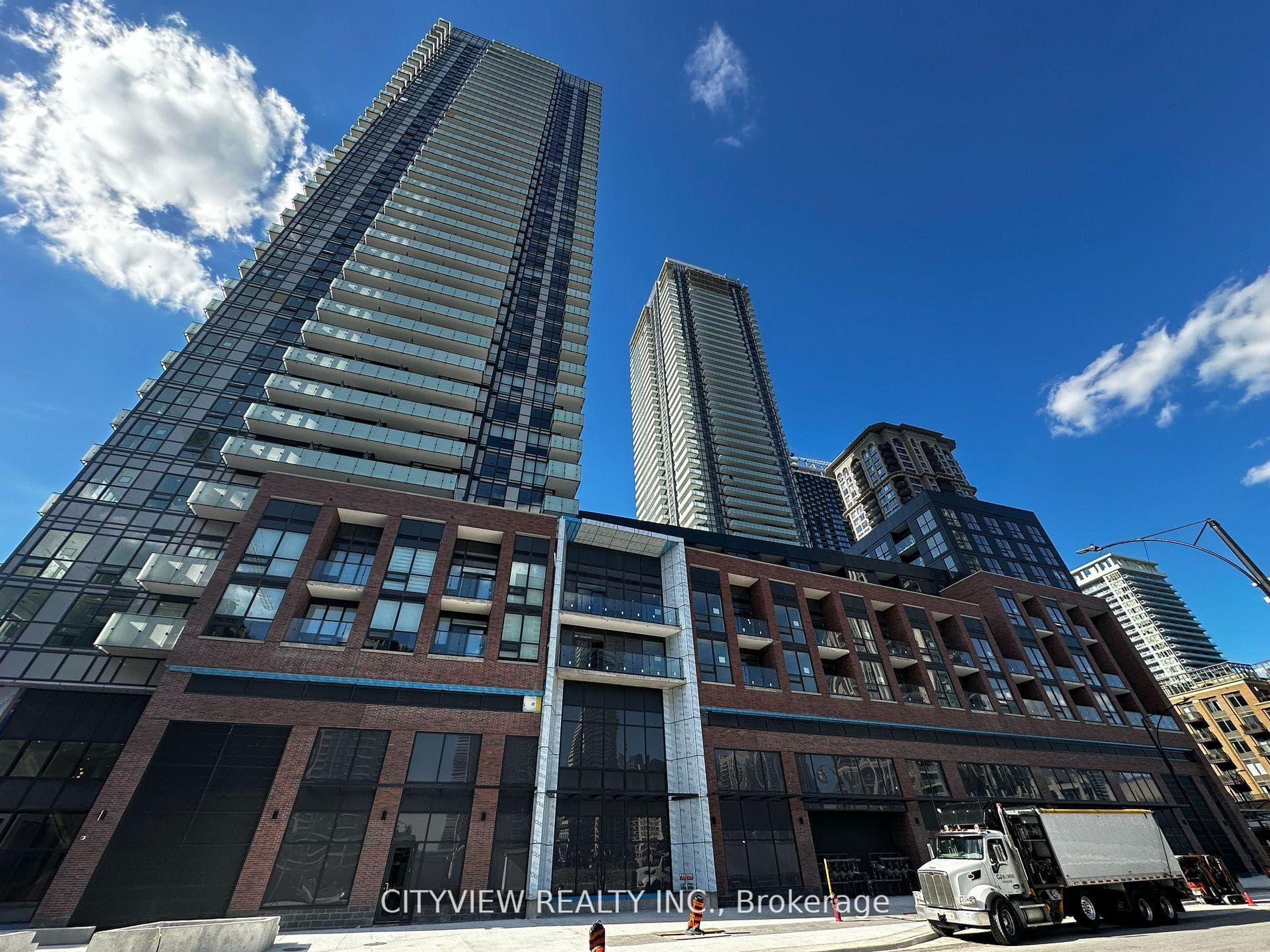 4130 Parkside Village Drive Unit 1401, Mississauga, ON L5B 3M8 - Photo 1