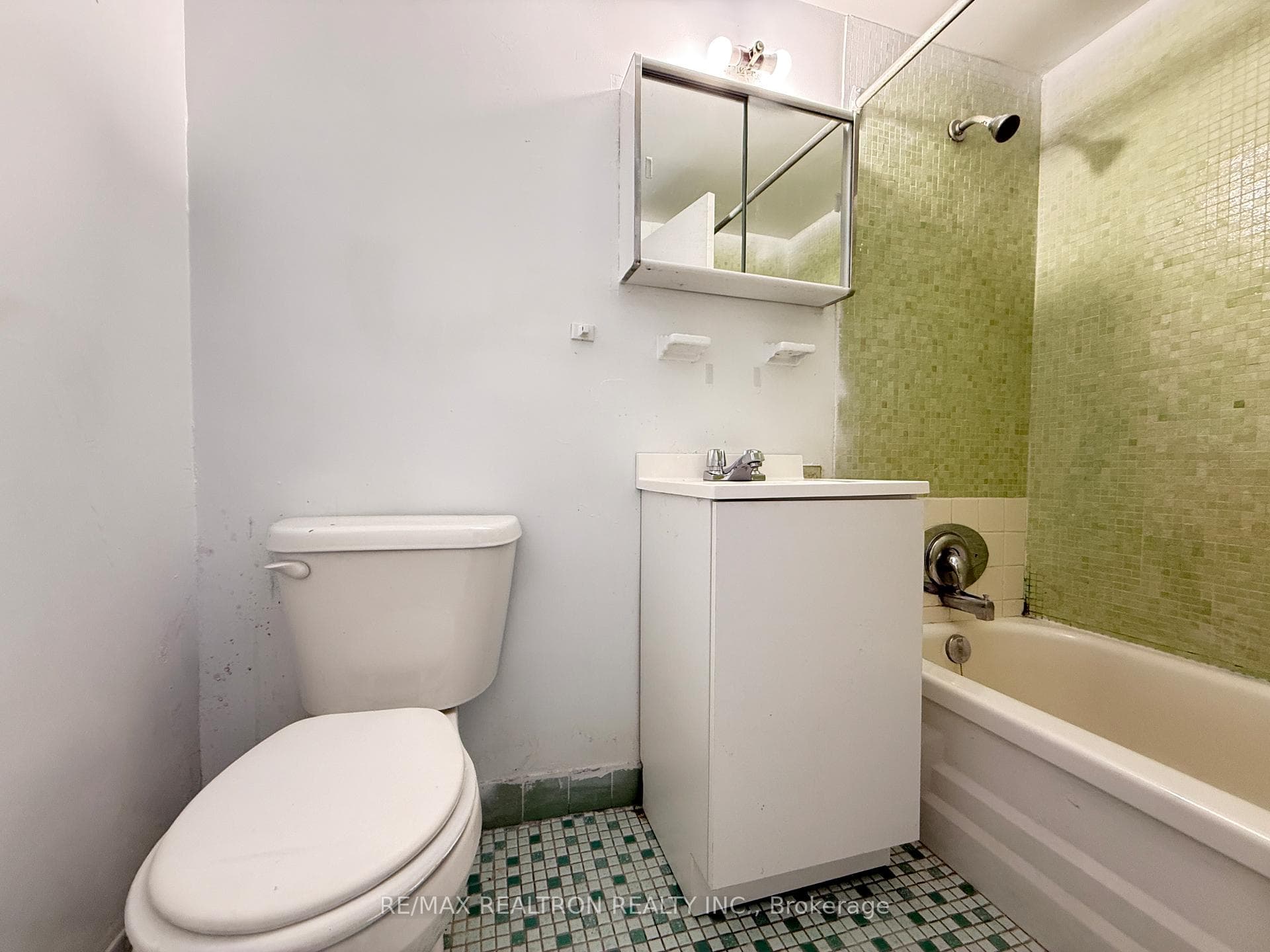 500 Dawes Road Unit 610, Danforth / East York, ON M4B 2G1 - Photo 1