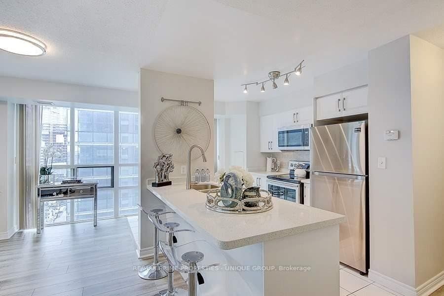 30 Grand Trunk Crescent Unit 1906, Toronto C01