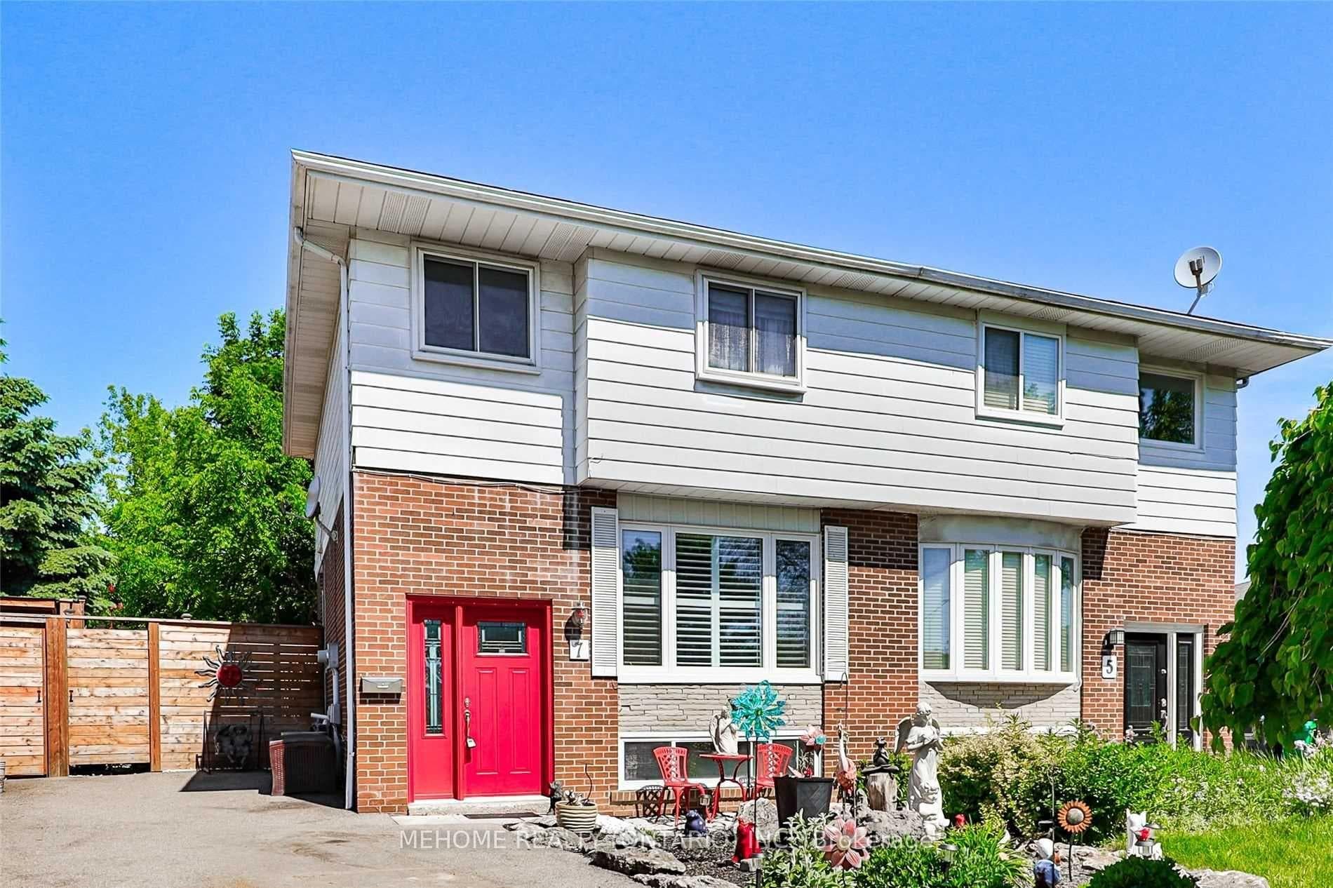 7 Merrydrew Court, Mississauga, ON L5M 1W6 - Photo 1