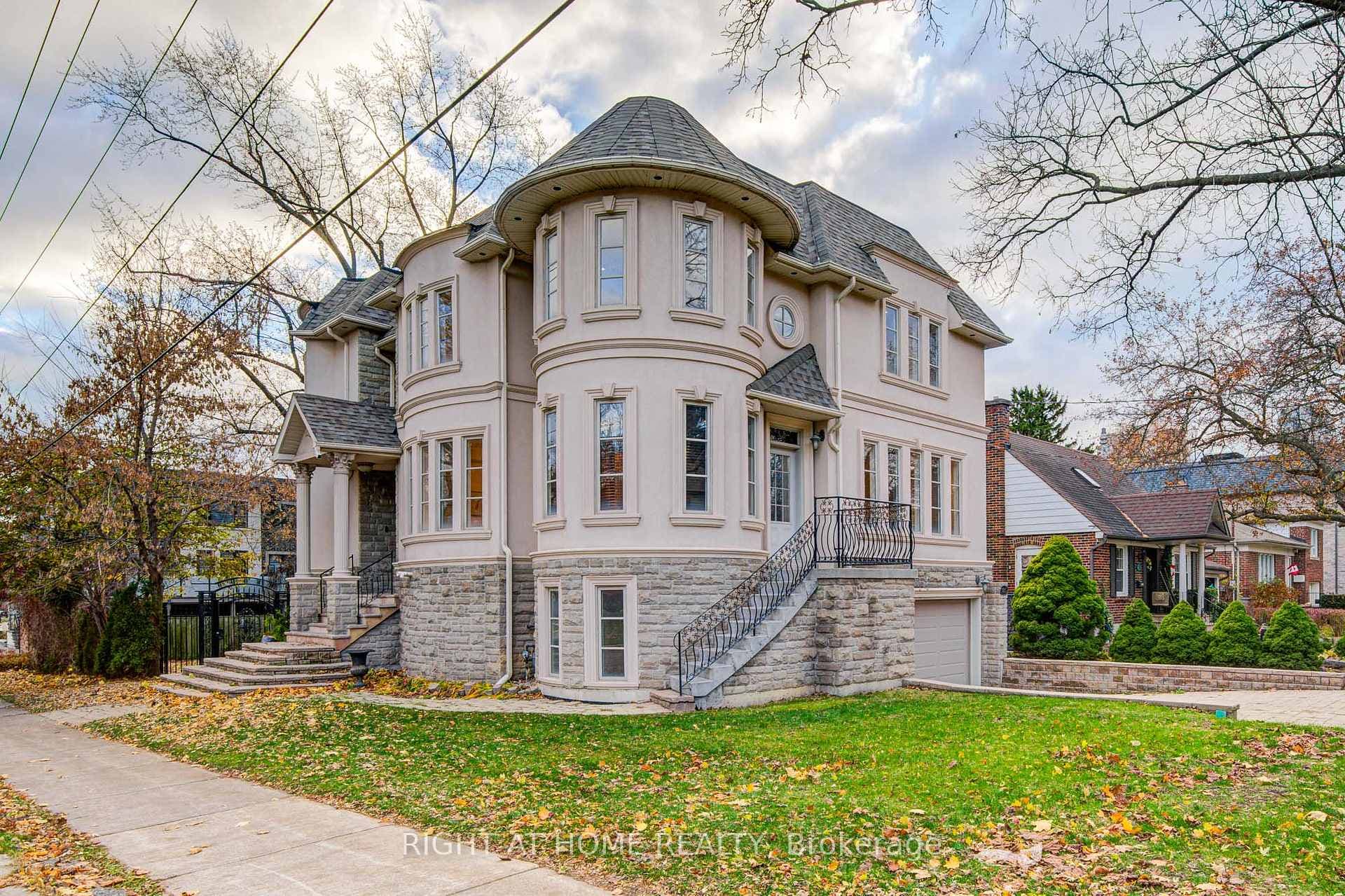 125 Kingsdale Avenue, Willowdale / Newtonbrook, ON M2N 3W5 - Photo 1