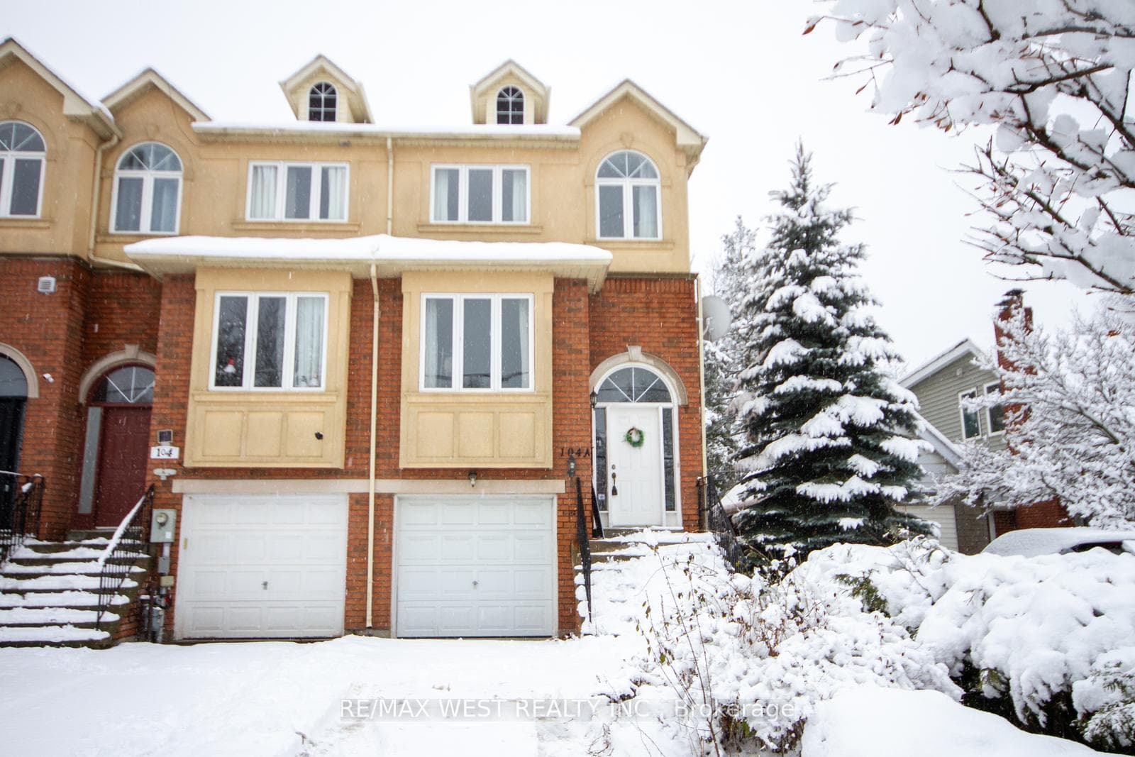 104A Benson Avenue, Richmond Hill, ON L4C 4E7 - Photo 1